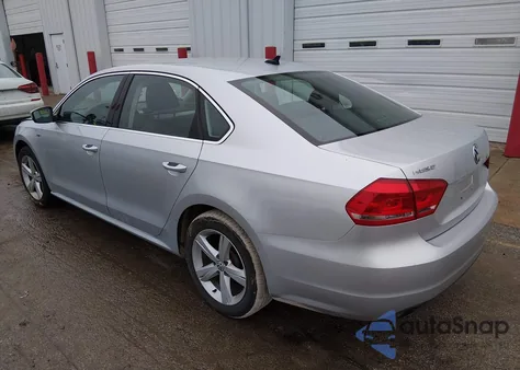 2015 Volkswagen Passat 1.8T Limited Edition из США, поврежденный, VIN 1VWAS7A32FC122041